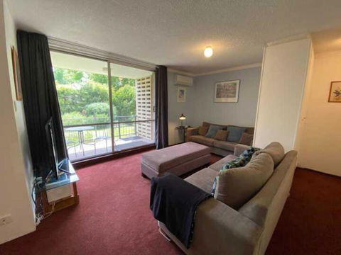 Quiet 2BR Apartment With Garden Views In Griffith - Gold Coast 4U 0