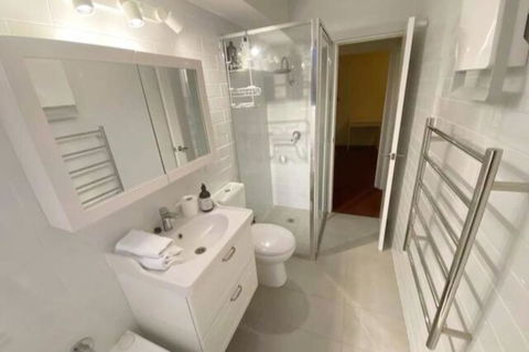 Quiet 2BR Apartment With Garden Views In Griffith - Gold Coast 4U 3