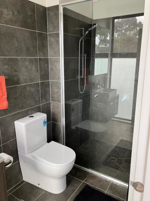 Private Room & Ensuite, In Shared Modern 2 Level Apartment - Full Use Of All Facilities - Gold Coast 4U 3