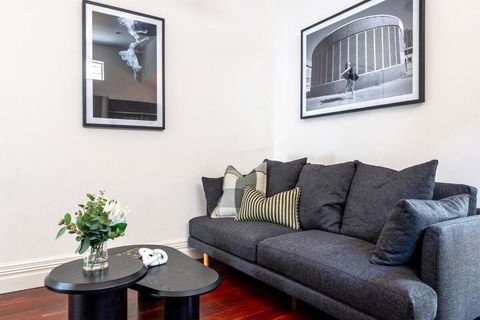 Prahran Timeless & Modern Haven, With Parking - Accommodation Gold Coast 1