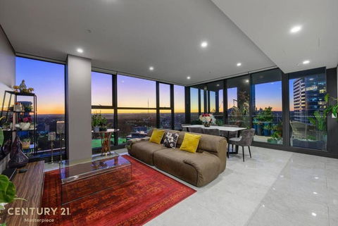 Premium 3Bed Luxury With Infinity Pool & Gym - Accommodation Gold Coast 0