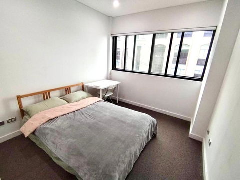 Premium Location In City Centre Sydney With Free Swimming Pool & Gym - Gold Coast 4U 0