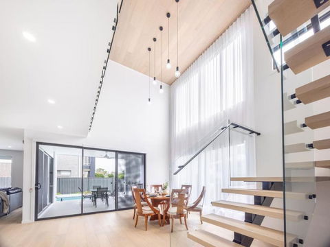 Prestige And Elegance 5BR House W Pool Rochedale - Accommodation Gold Coast 0