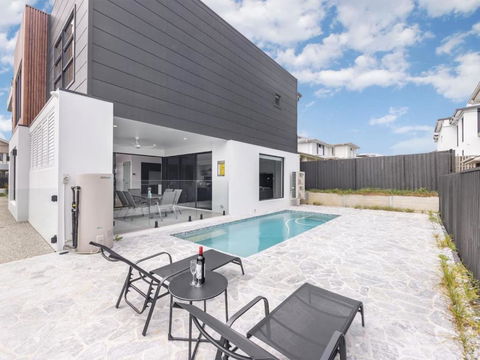 Prestige And Elegance 5BR House W Pool Rochedale - Accommodation Gold Coast 2