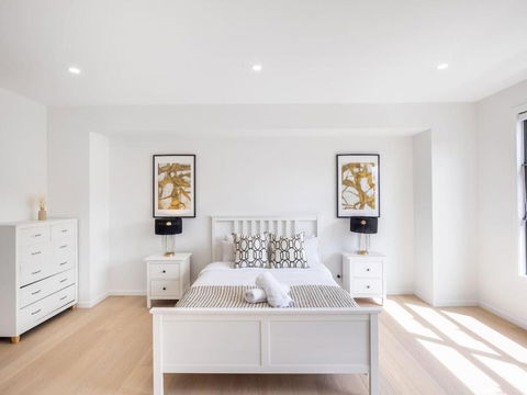 Prestige And Elegance 5BR House W Pool Rochedale - Accommodation Gold Coast 3