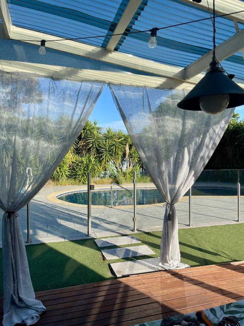 Prime Glen Huntly Beauty - 4BR Family Home W Pool - Gold Coast 4U 1