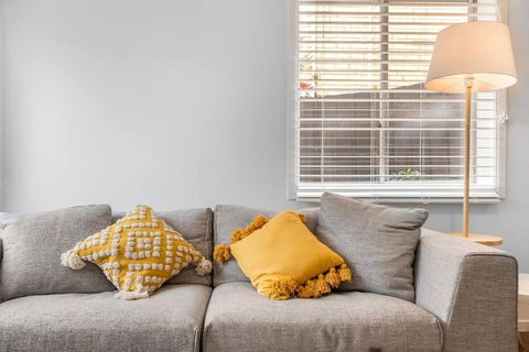 Prime Location, Stylish Space - 1 Gold Coast 1