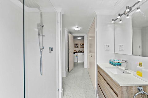 Prime Perth Apartment - 1 Gold Coast 2