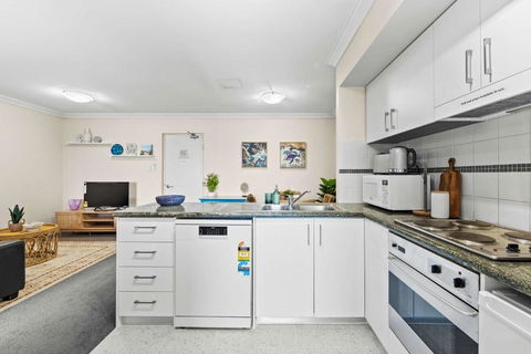 Prime Perth Apartment - 1 Gold Coast 3