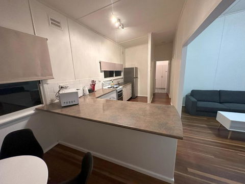 Private 1 Bedroom Apartment With Fenced Yard - Accommodation Gold Coast 2