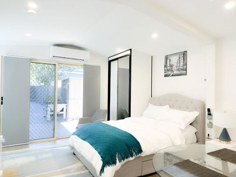Private, Local Living Studio In Mascot, Airport - Accommodation Gold Coast 0