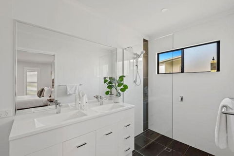 Private Mudjimba Beach Abode - 1 Gold Coast 0