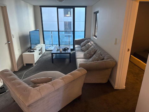 Private Rooms - Accommodation Gold Coast 0