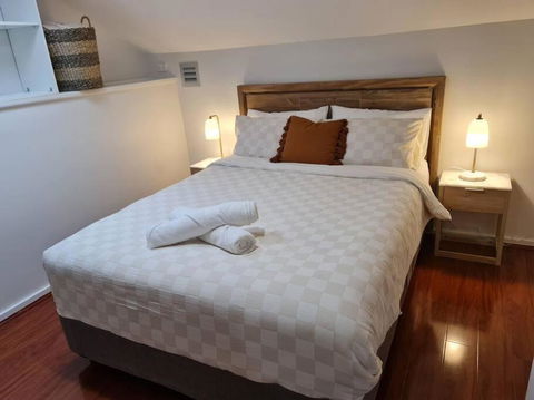Private & Cosy Two Storey Guest House - Gold Coast 4U 2