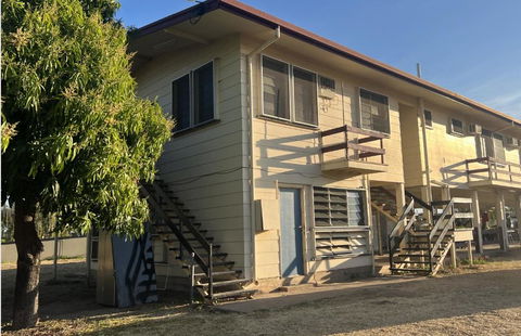 Q Lux Inn Emerald - Accommodation Gold Coast 0