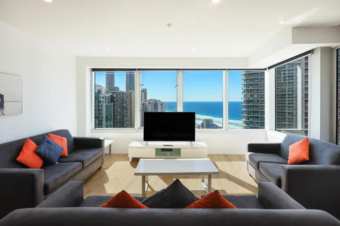 Q Tower Amazing Ocean Views 22nd Level Heated Pools Sleeps 6 - Optimise BNB - Accommodation Gold Coast 0