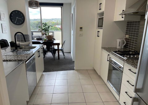 Qbn Cracker: 2BR, 2BA, 2 Secure B/ Ment Car Parks - Accommodation Gold Coast 3