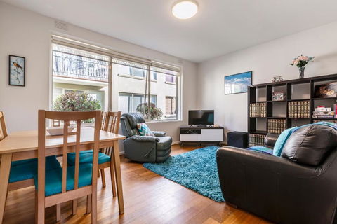 Quaint & Homey Ripponlea Flat - Accommodation Gold Coast 0