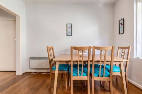 Quaint & Homey Ripponlea Flat - Accommodation Gold Coast 3