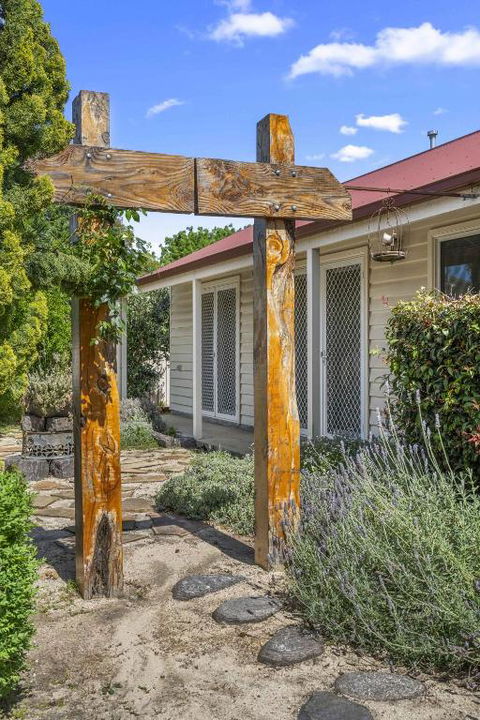 Quaint Garden Oasis With Free Parking - Gold Coast 4U 2