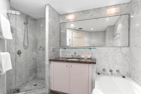 Quay West 2302 Self-Catering - Accommodation Gold Coast 2