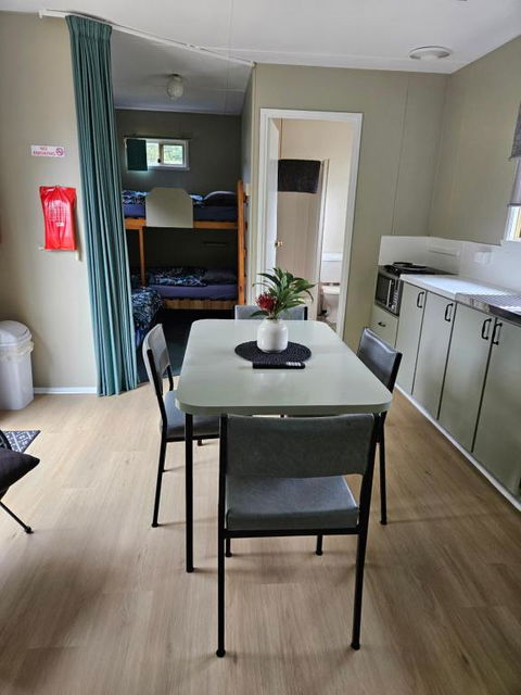 Queenstown Copper Country Cabins - Accommodation Gold Coast 2
