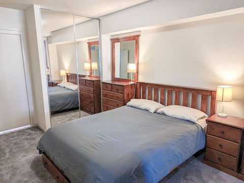 Quiet 1 Bedroom Apartment W Pool And, Walk To QUT - Gold Coast 4U 3