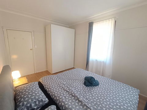 Quiet Room With Air Conditioning - E4 - Gold Coast 4U 3