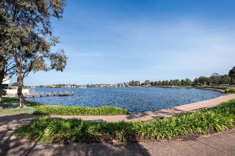Quite&beautiful 4br2ba House By Sanctuary Lake - Gold Coast 4U 0