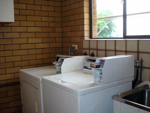 Raceview Motor Inn - Accommodation Gold Coast 3