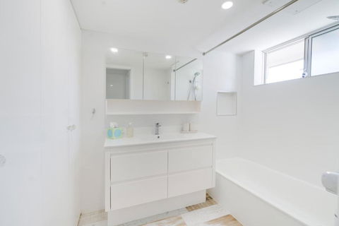 Rainbow Bay - 2BR Haven - Gold Coast 4U 1