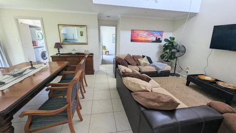 Rainforest Deluxe Bungalow - Accommodation Gold Coast 1