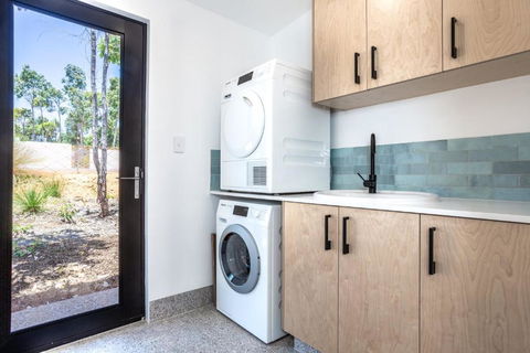 Rambles Landing - Get Lost Amongst The Trees - NEW - Gold Coast 4U 2