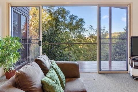 Ravensbourne Escape- Kookaburra Kottage - Accommodation Gold Coast 0
