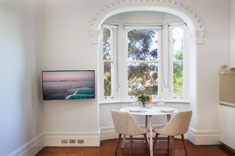 Ravenscourt S Studio Apartment Close To Everything - Accommodation Gold Coast 1