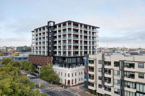 R Hotel Geelong - Gold Coast 4U 3