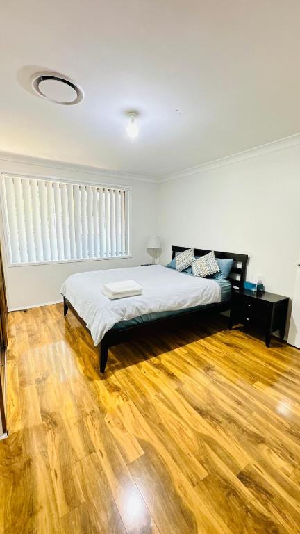 Quiet Family Townhouse In Wollongong CBD - Gold Coast 4U 2