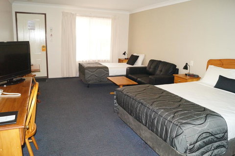 Asters On James Motor Inn - Accommodation Gold Coast 0