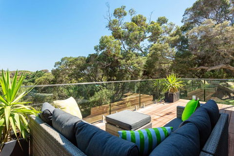 At Agnes Ave: Coastal Views - Accommodation Gold Coast 0