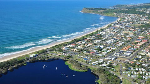 At The Beach - Lennox Head - Gold Coast 4U 2