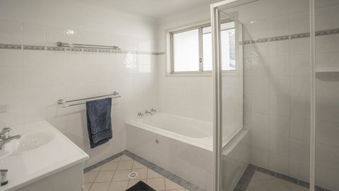 Atlantis On Lake Conjola - Sandra St 1 Lake Conjola - 1 Gold Coast 3