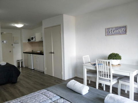 Atrium Private Stay Mandurah - Accommodation Gold Coast 2
