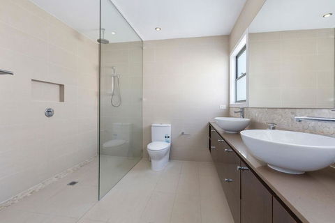 Augusta House - Accommodation Gold Coast 3