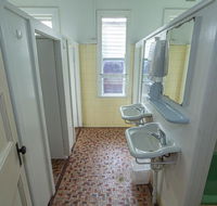 Australian Hotel - Gold Coast 4U