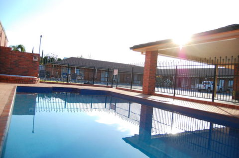 Australian Settlers Motor Inn - Gold Coast 4U 1