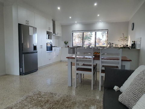 Aveley Equestrian Cottage - Accommodation Gold Coast 0