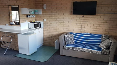 Avlon Gardens Motel - 1 Gold Coast 1