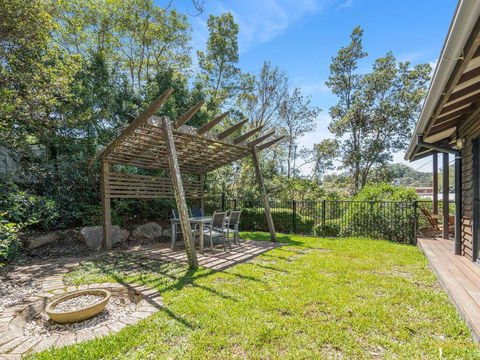 Avoca Beach Living - 84 Avoca Drive, Avoca Beach - Accommodation Gold Coast 2