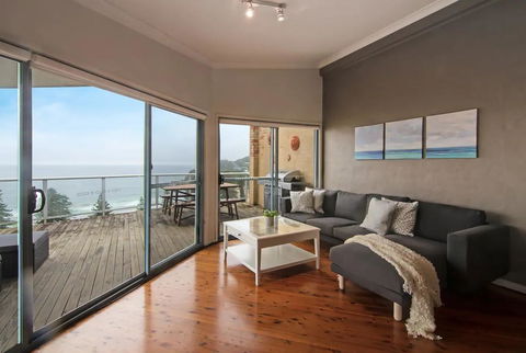 Avoca Heights House /// 4 BDR 2.5 BTH // Direct Ocean Views - Accommodation Gold Coast 0