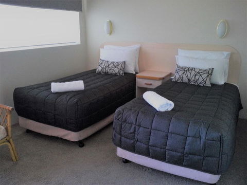 AZA Motel - Accommodation Gold Coast 1
